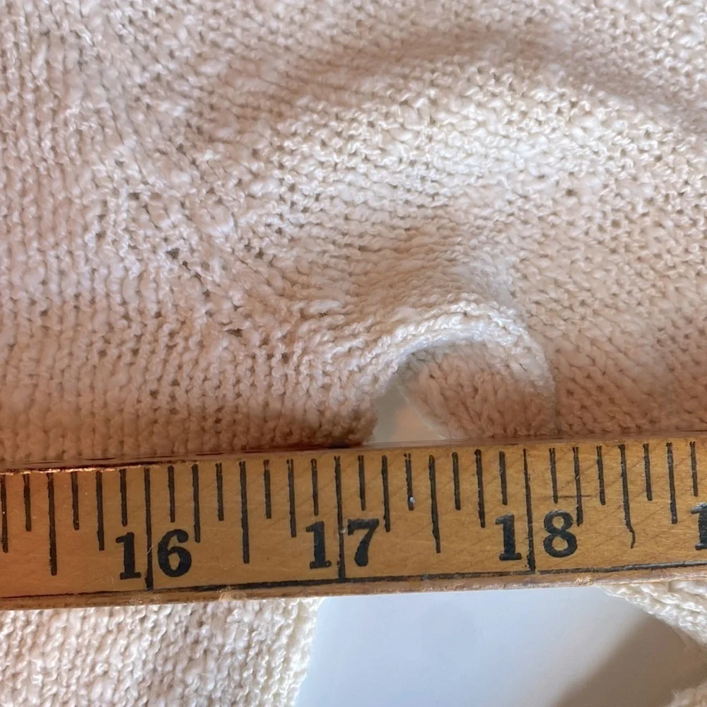 JCrew v neck sweater in light 🐪 color